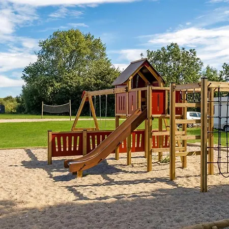 Pet Friendly In With Wifi Holiday home Tranekaer